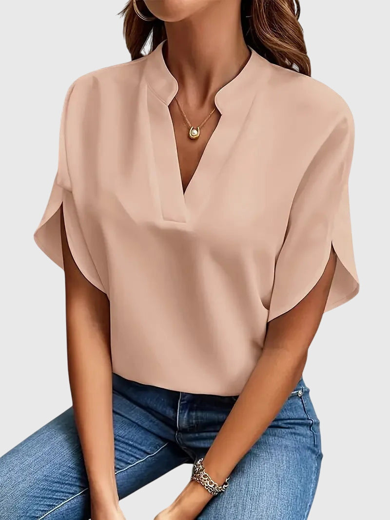 Beatrix™ | Chemise à col en V douce et élégante