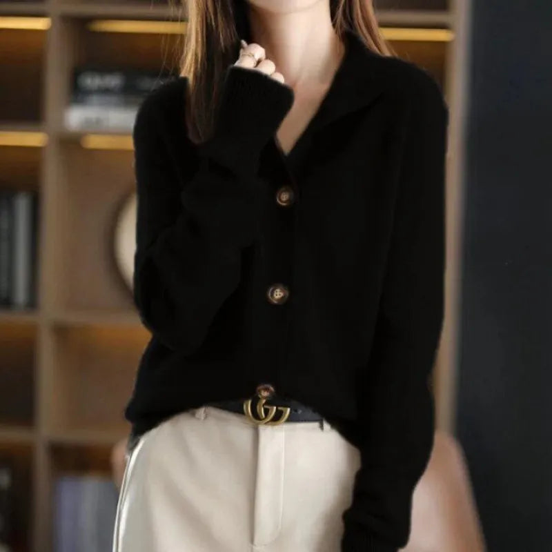 ELARA™ | Pull boutonné de luxe
