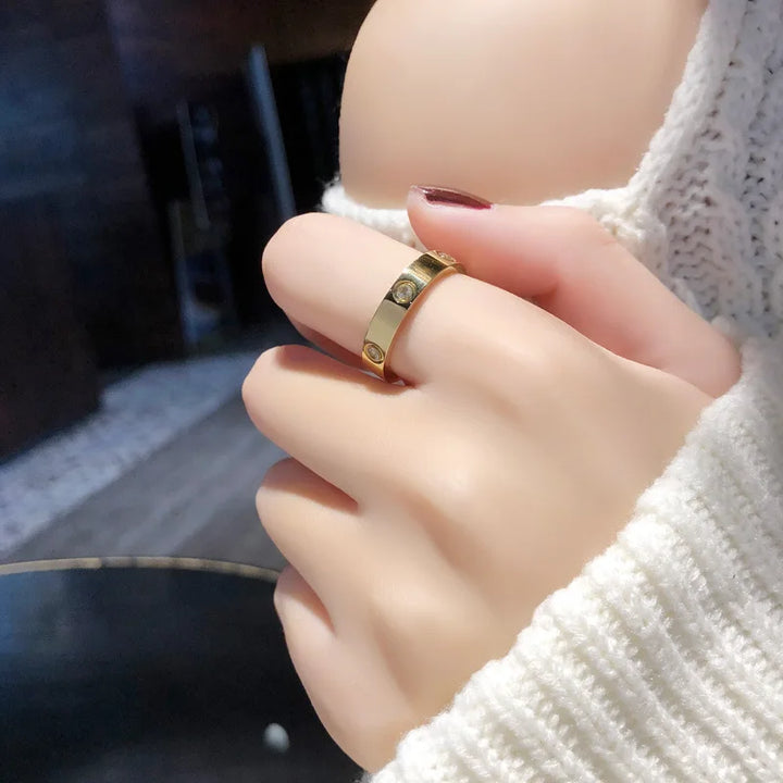 MONA™ – Bague en or élégante et moderne