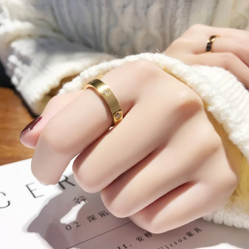 MONA™ – Bague en or élégante et moderne