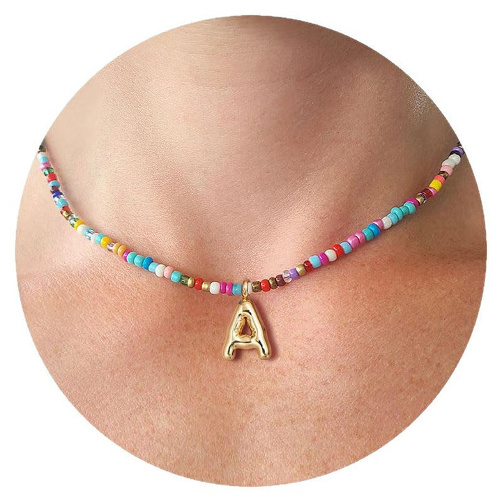 COLLIER À LETTRES À BULLES COLORÉES MACY™