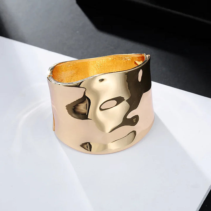 RAYNA™ – Bracelet asymétrique chic et affirmé 