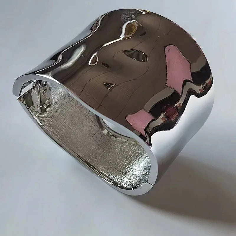 RAYNA™ – Bracelet asymétrique chic et affirmé 